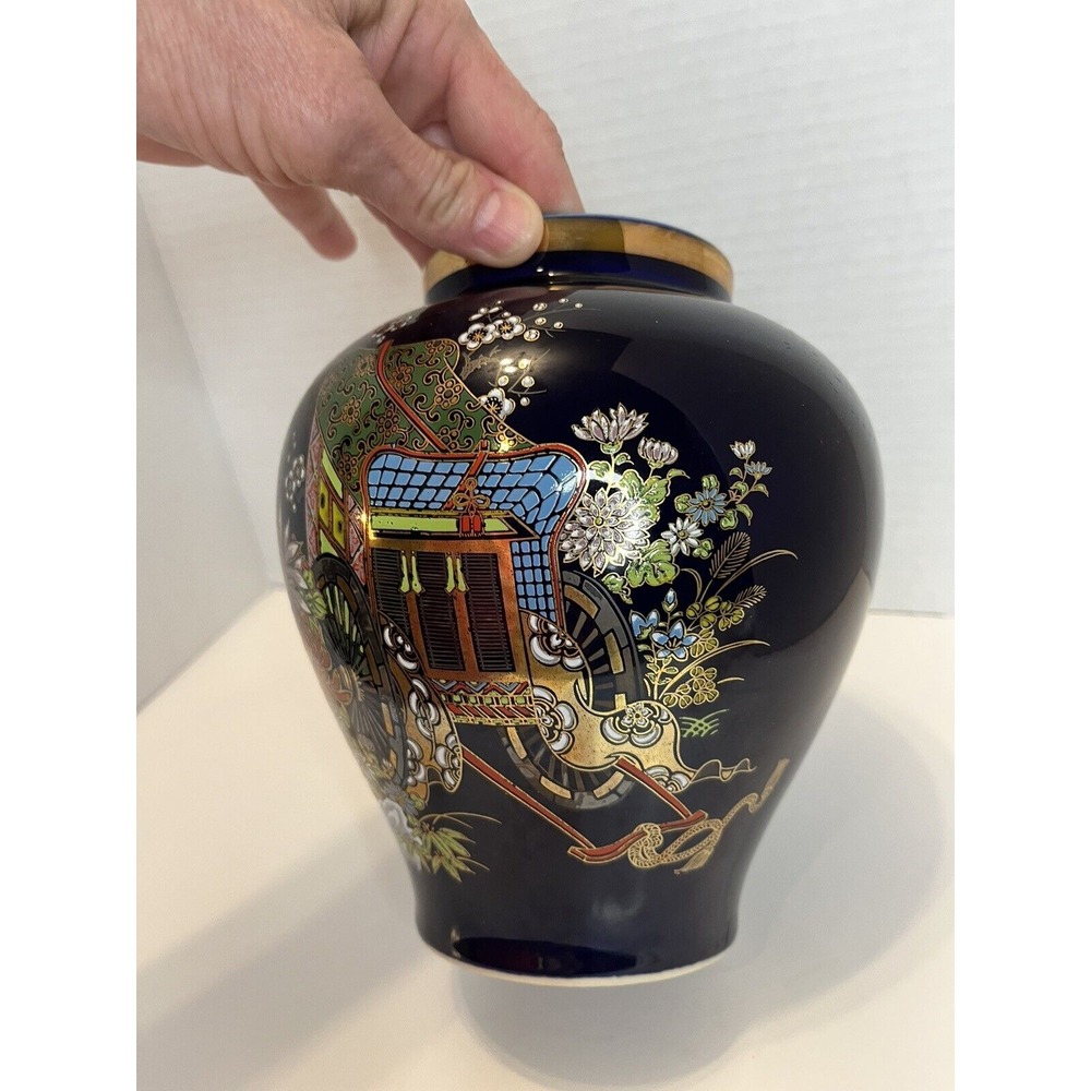 Vintage Kutani Cobalt Blue Vase Urn Gold‎ Lotus Flowers Carriage Floral Japan